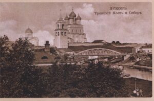 Троицкий мост и собор